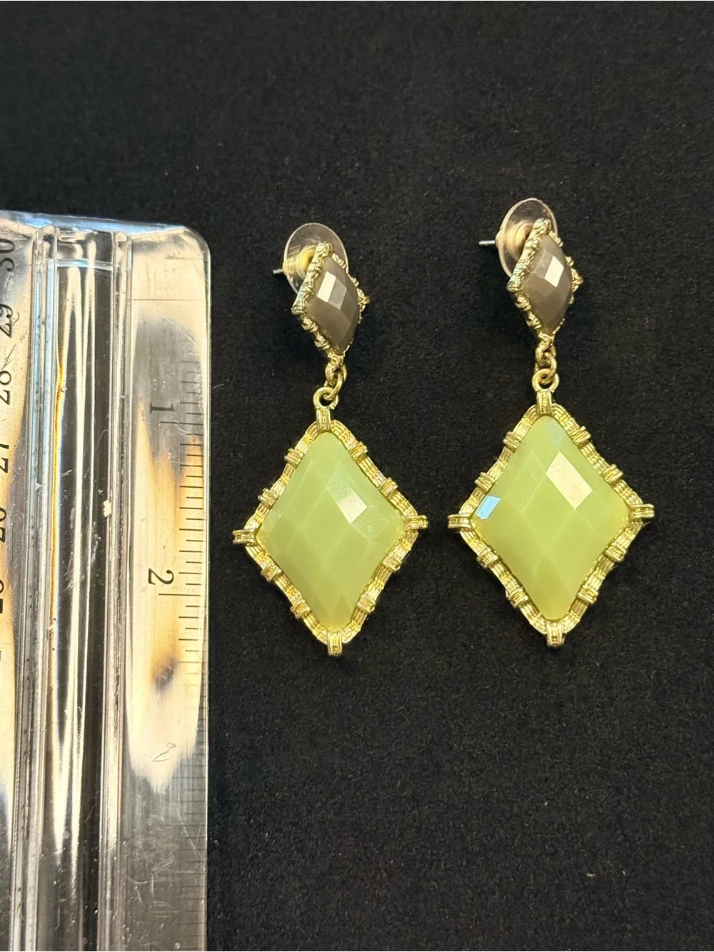 Green & Grey Diamond-shaped Dangle Drop Earring With Intricate Gold Framing